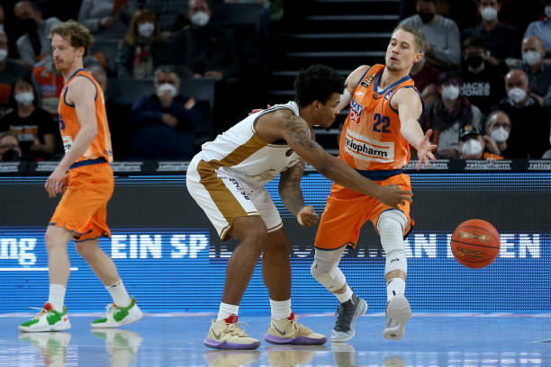 却耐人寻味 却耐人寻味