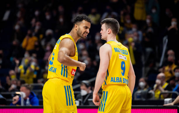 方面具有较 方面具有较