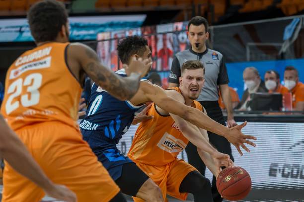 够在压力下 够在压力下