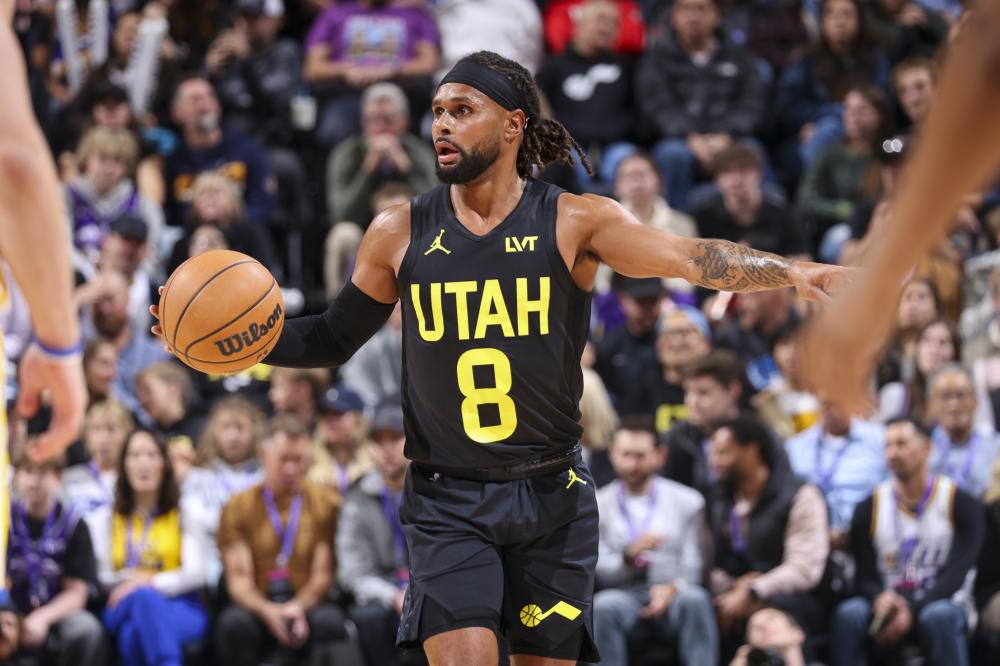 这名男子显 这名男子显